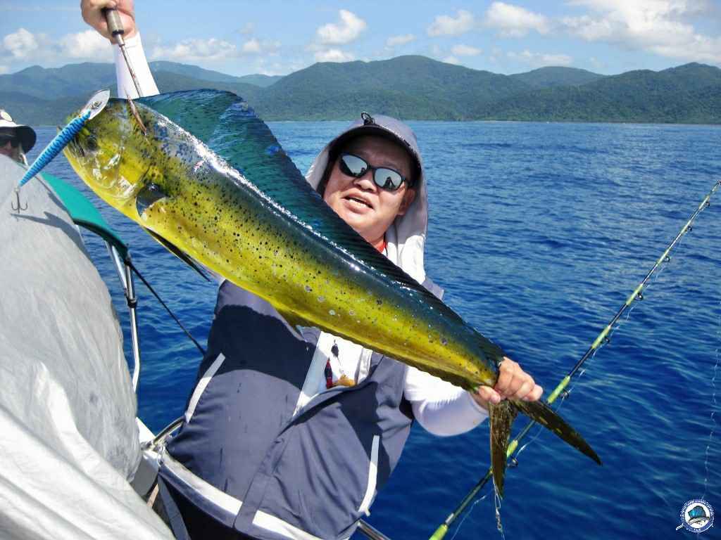philippine dorado fishing 1005012.jpg
